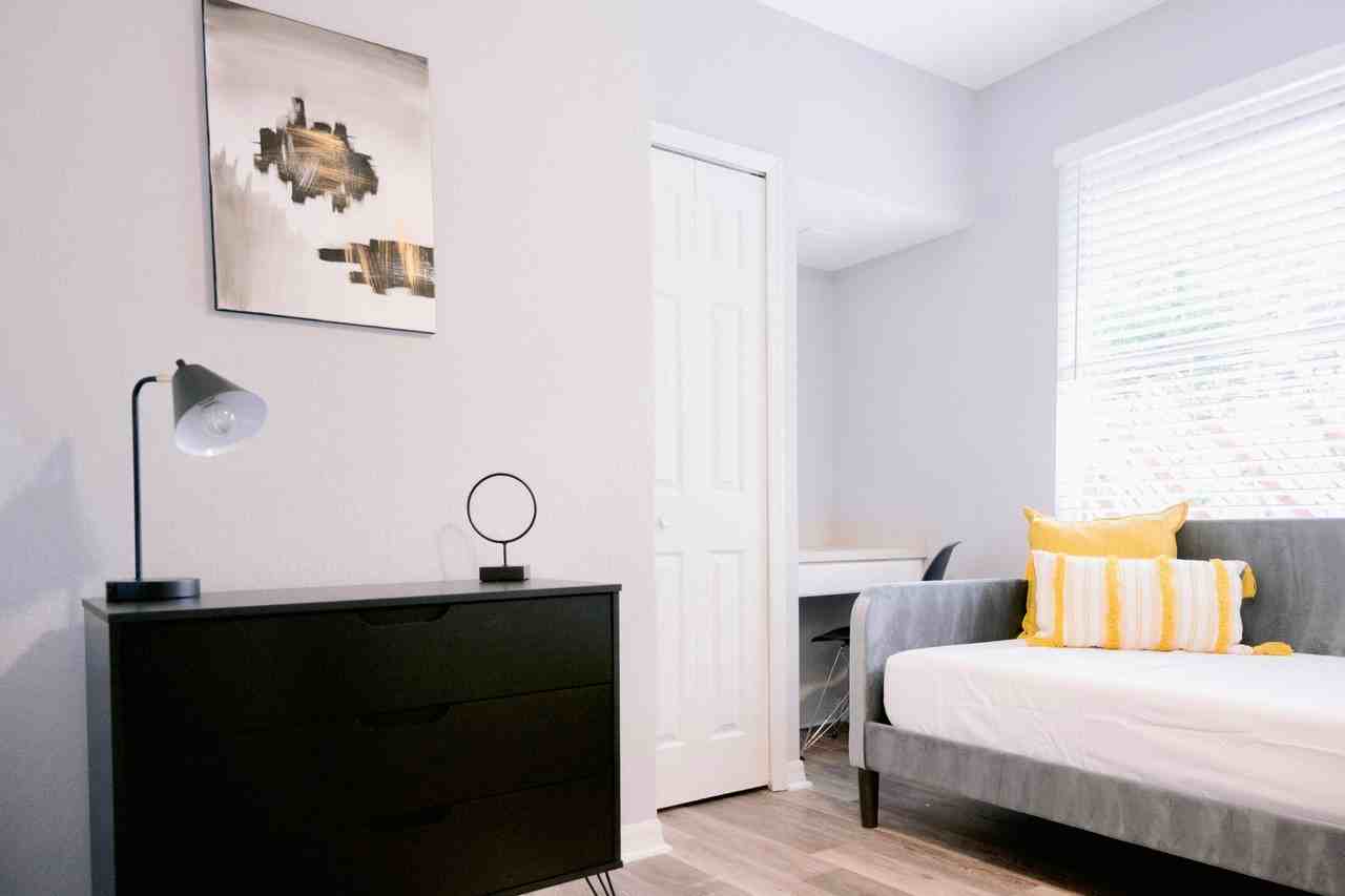 2616 S Crystal Lake Dr #B - Photo 3 of 12