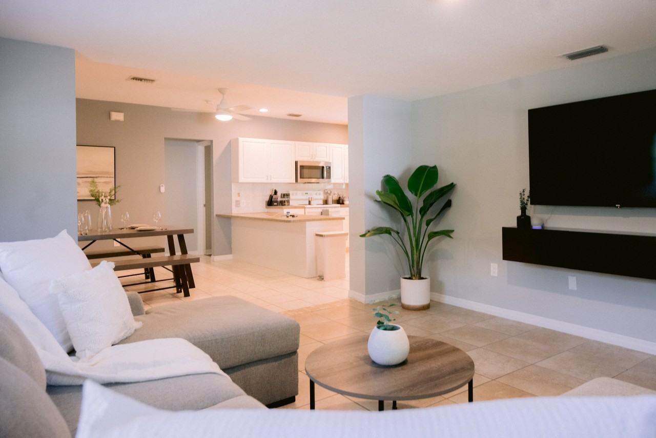 2616 S Crystal Lake Dr #B - Photo 4 of 12