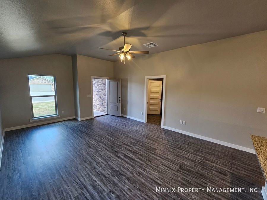 2622 Tiffin Ave - Photo 7 of 37