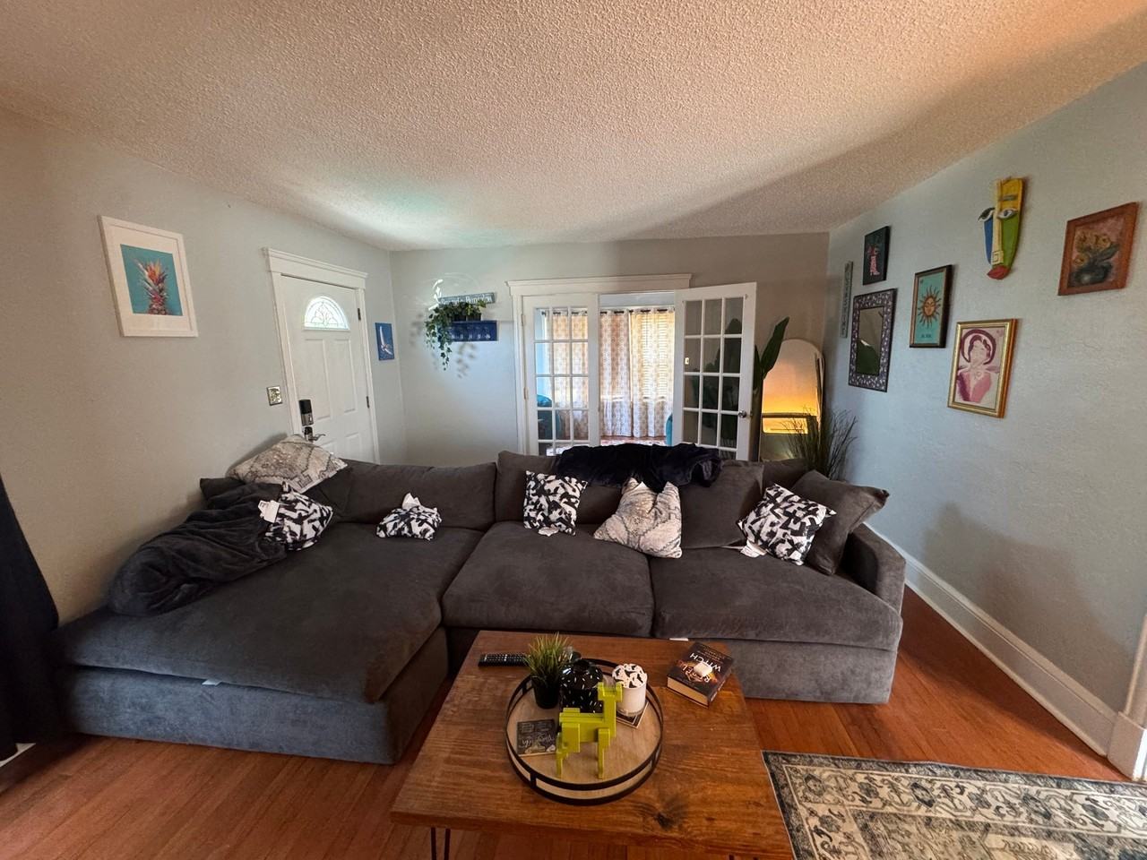 328 Manhattan Ave - Photo 4 of 14