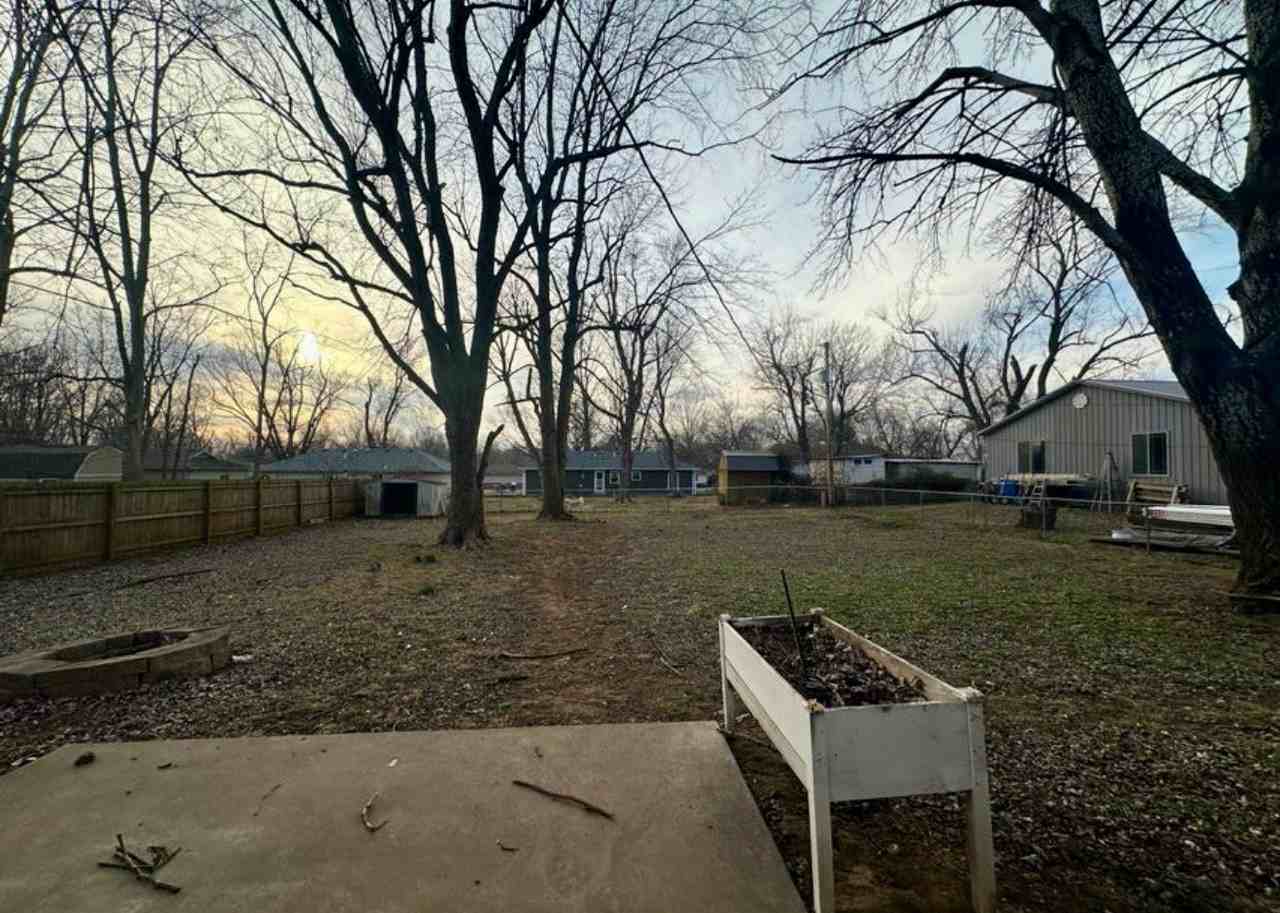 717 Hillcrest Ave - Photo 5 of 15