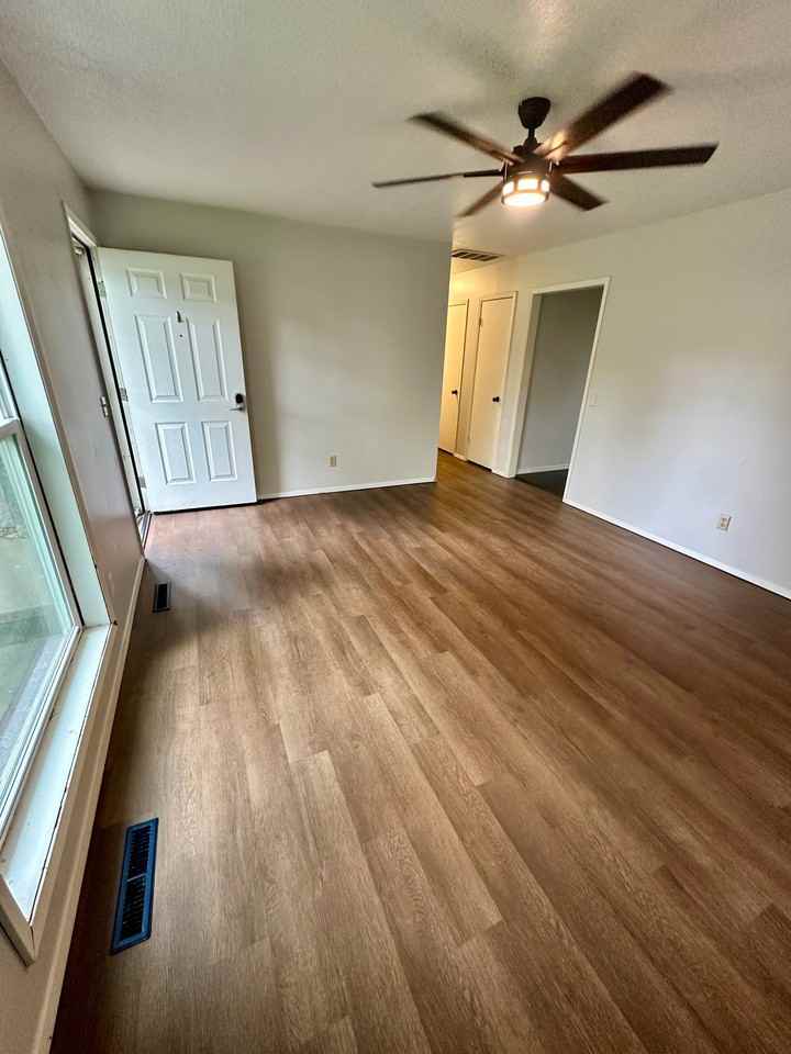 717 Hillcrest Ave - Photo 7 of 15