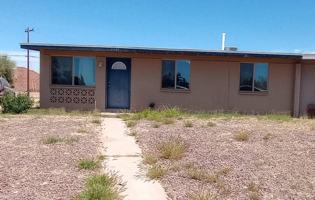 featured image of 2439 E Parkside Dr