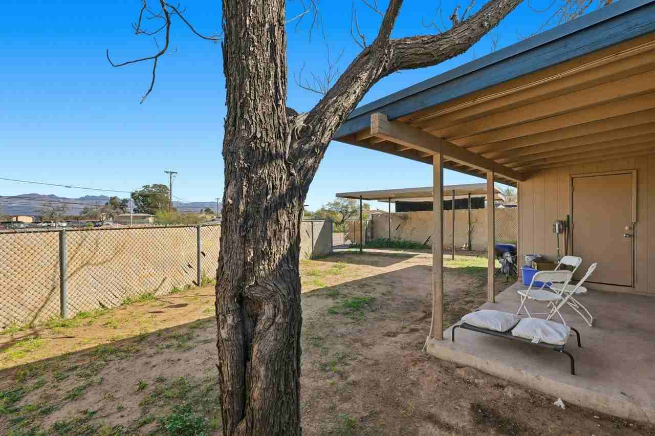 2439 E Parkside Dr - Photo 3 of 14