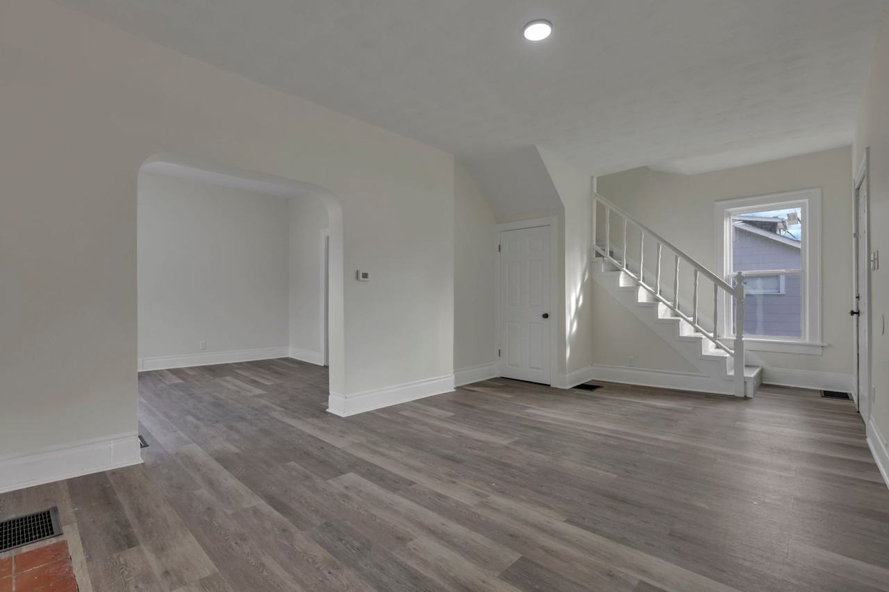 1430 Kenmore Rd - Photo 6 of 14