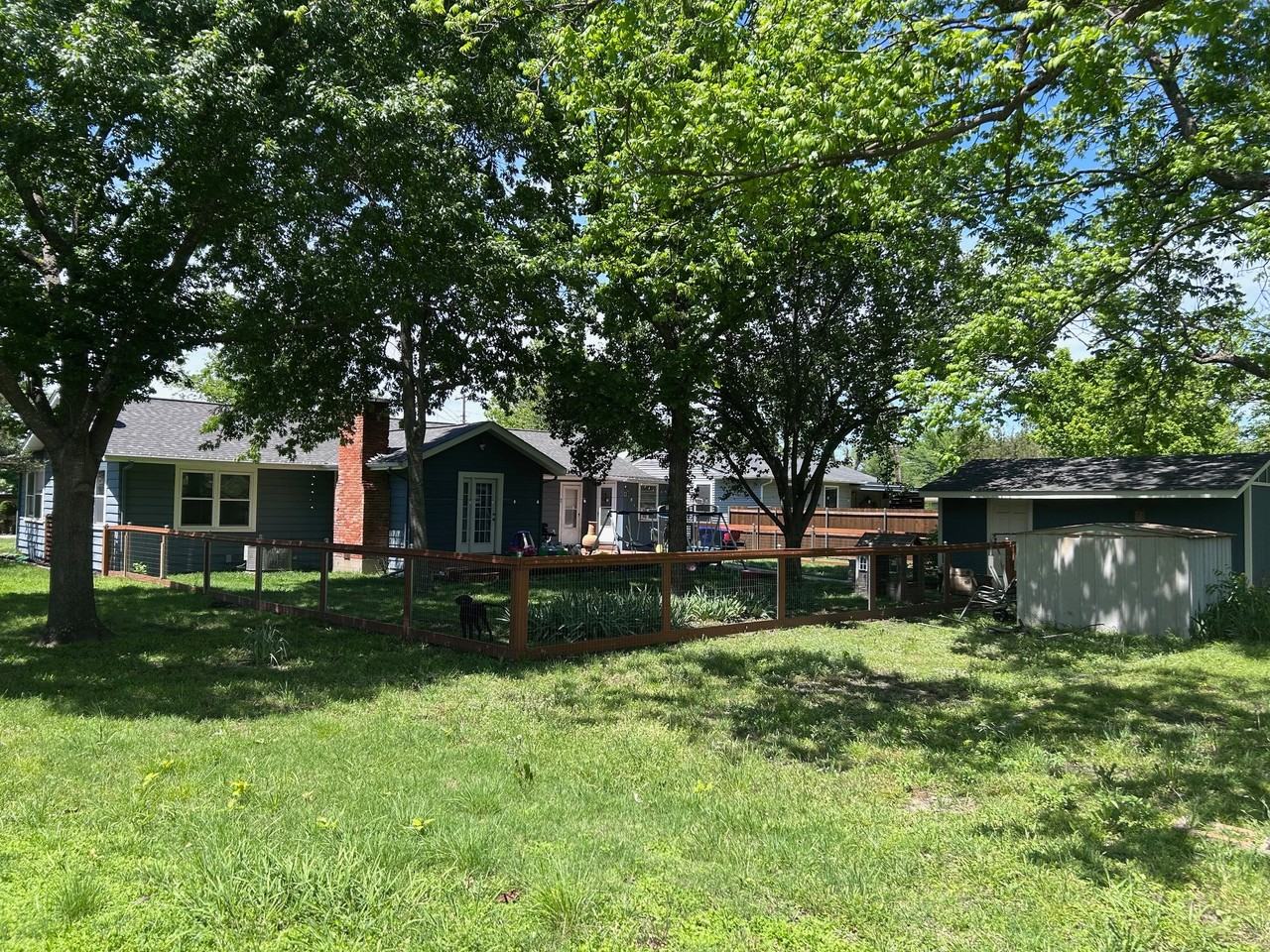 1102 Walnut St - Photo 5 of 5