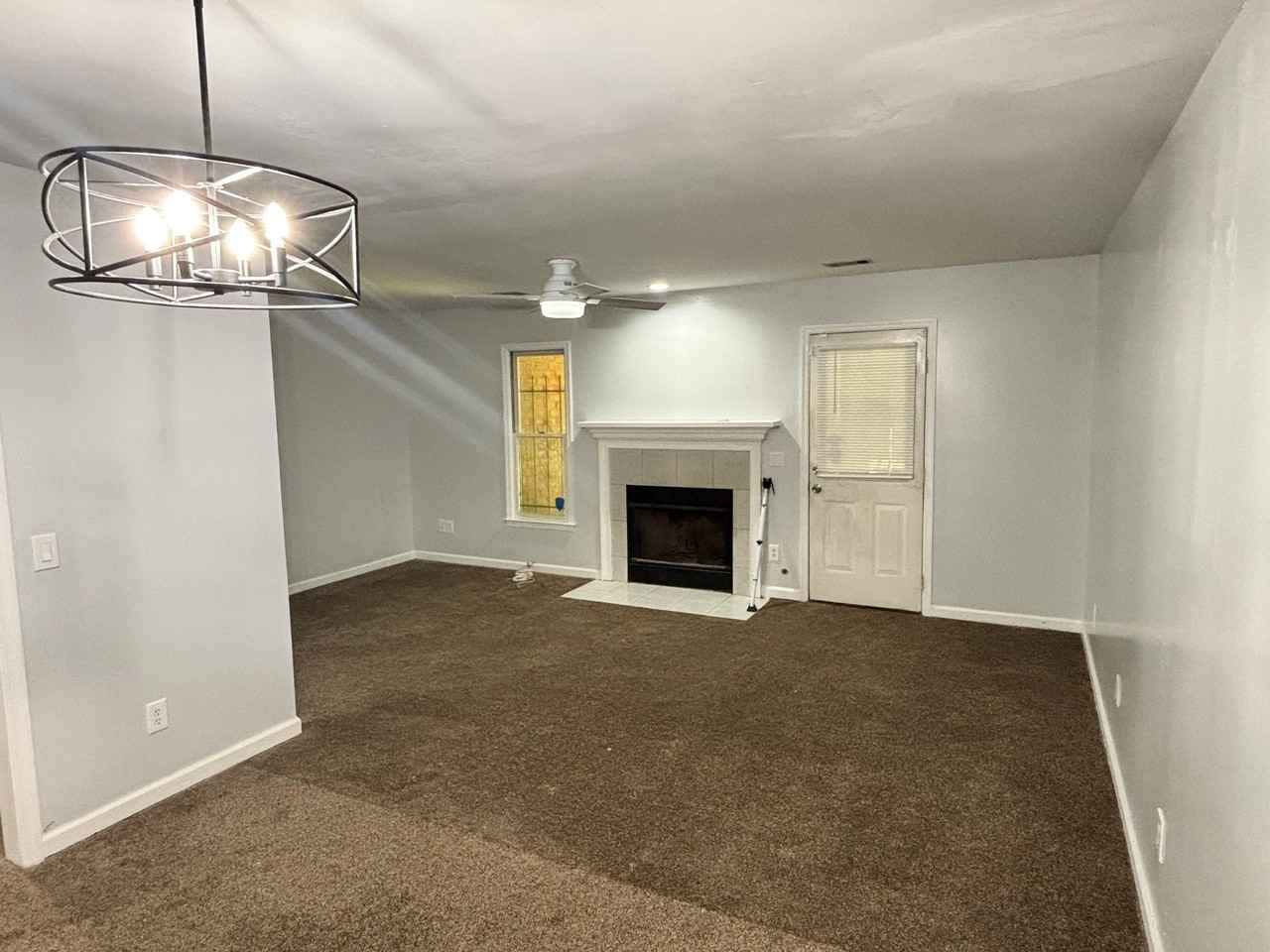 4698 Shumate Dr - Photo 2 of 13