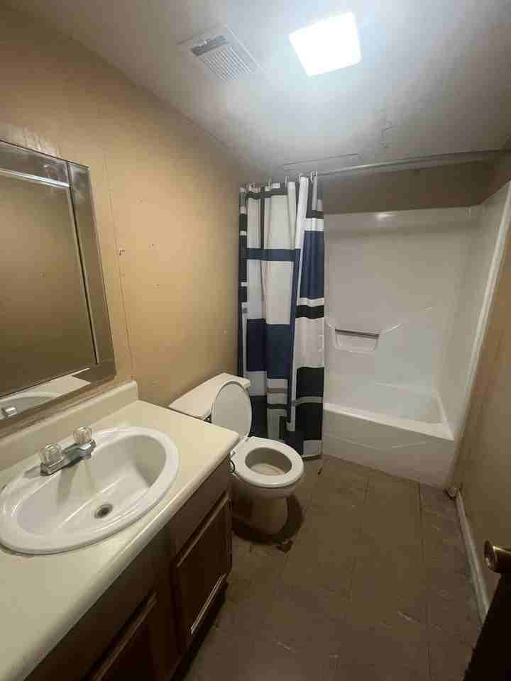 516 Summit St - Photo 5 of 7