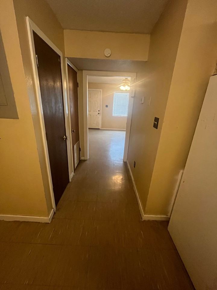 516 Summit St - Photo 6 of 7