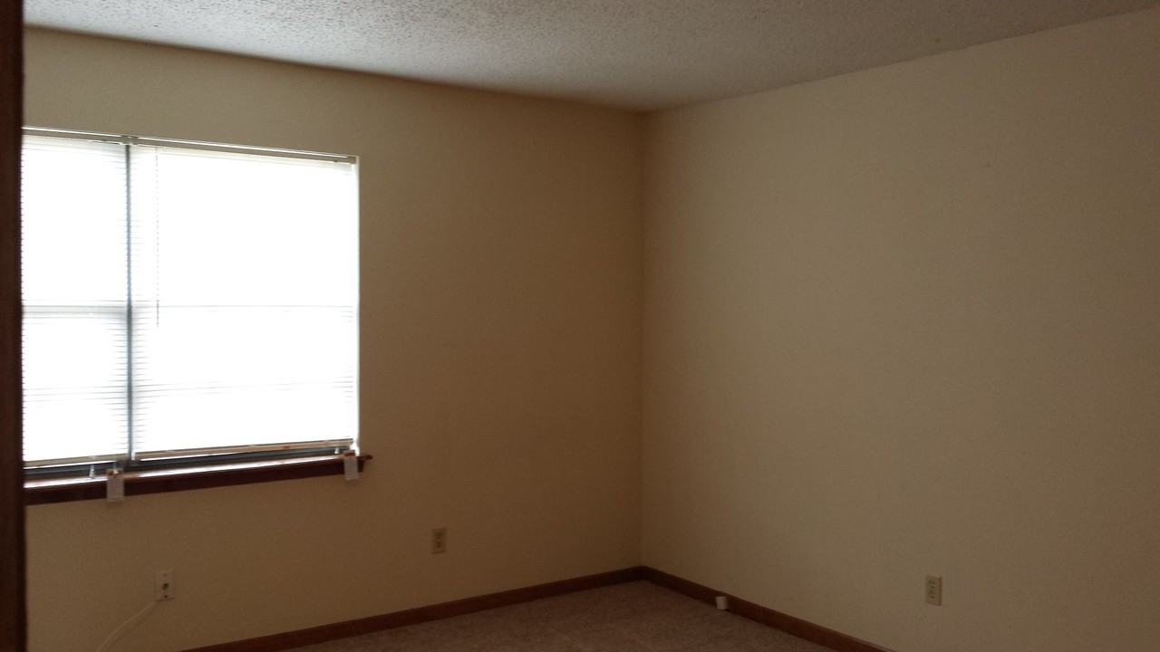 1726 W Prairie St - Photo 4 of 10