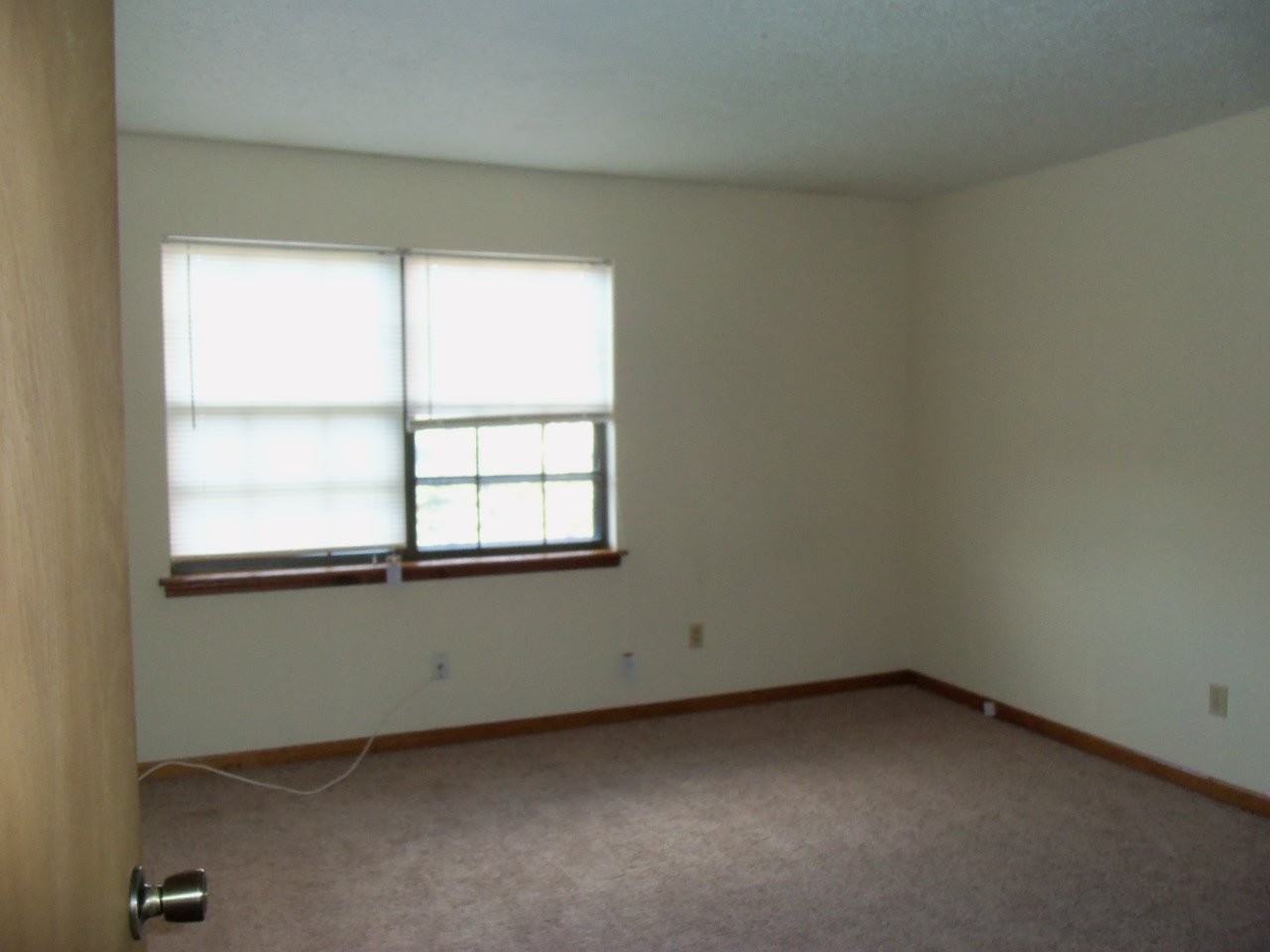 1726 W Prairie St - Photo 5 of 10