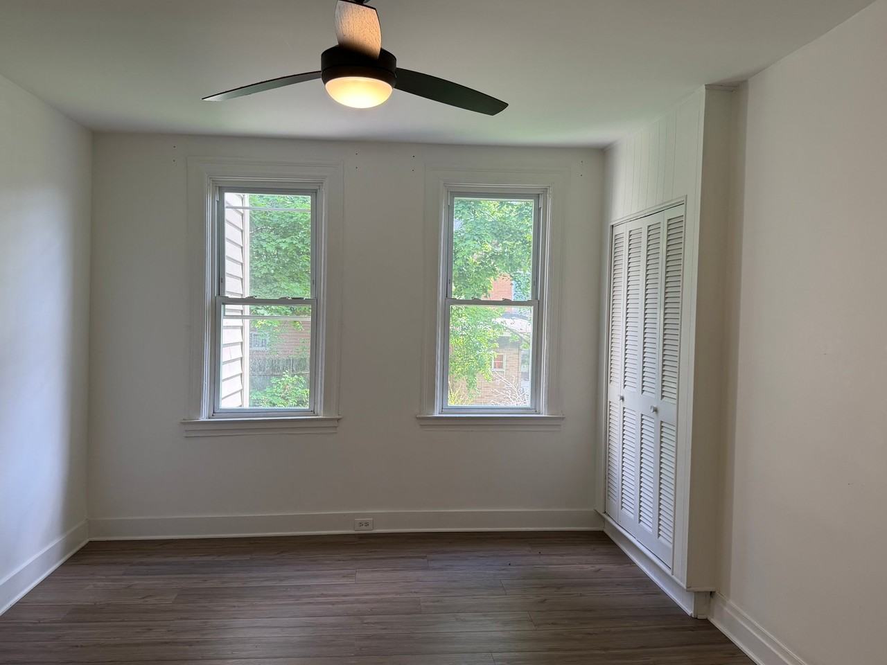 836 Collins Ave #1 - Photo 5 of 6