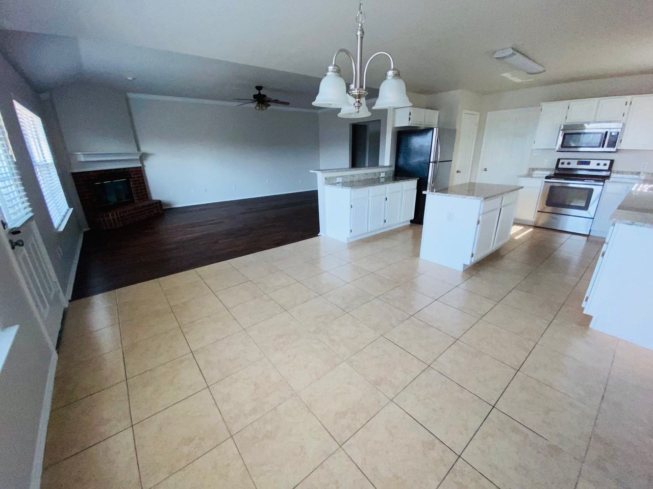 2918 Hilton Head Dr - Photo 6 of 16