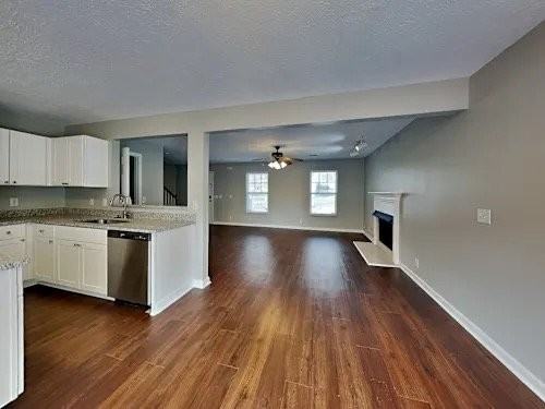 7051 Calderwood Dr - Photo 2 of 9