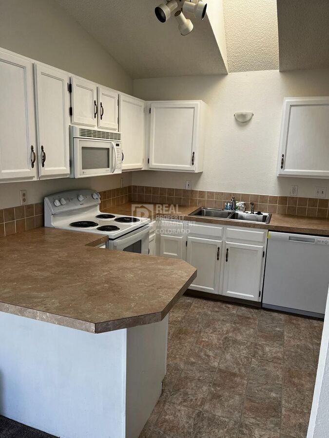 2429 Eagle Dr - Photo 7 of 35