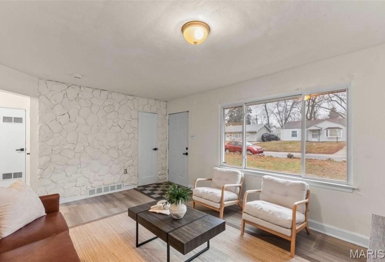 9848 Lorna Ln - Photo 4 of 14