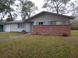 featured image of 2208 Monterrey Dr