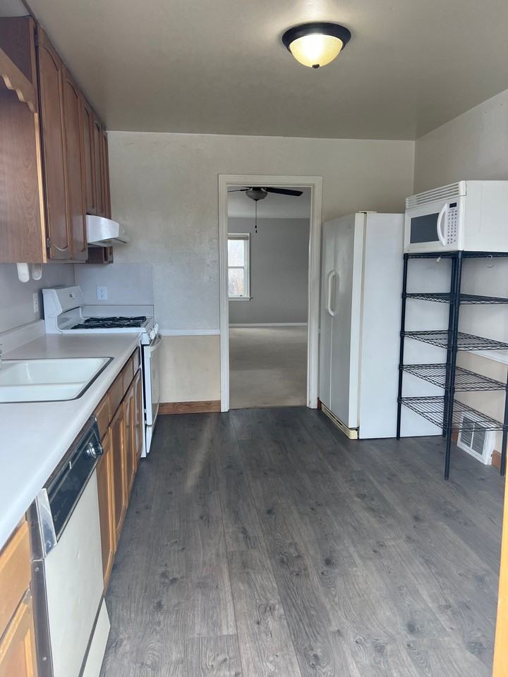 1512 E Kiowa St - Photo 3 of 17