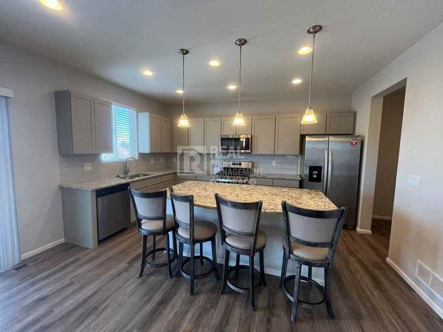 15899 E Warner Dr - Photo 5 of 37
