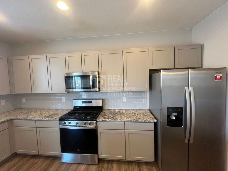15899 E Warner Dr - Photo 6 of 37