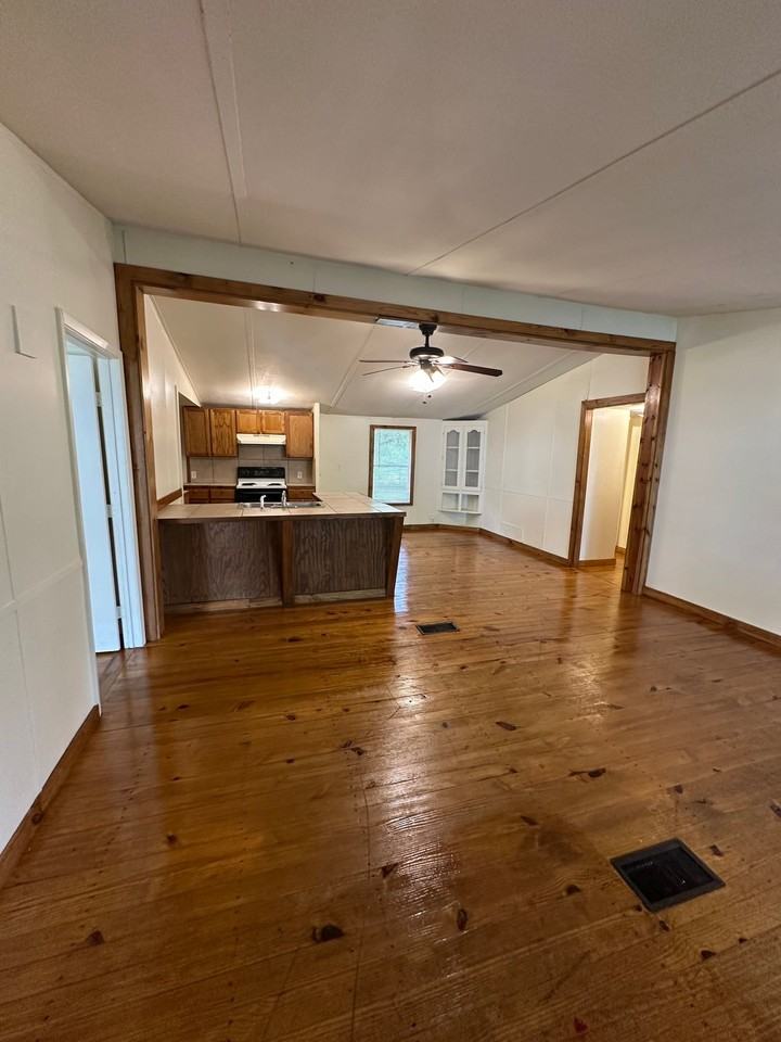 9910 Farris Loop - Photo 2 of 9