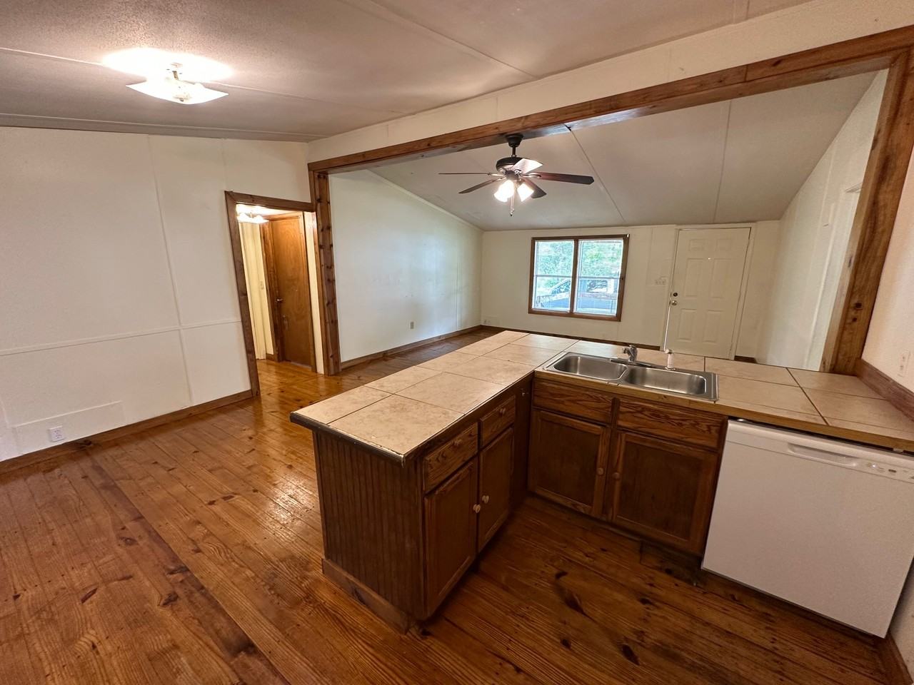 9910 Farris Loop - Photo 3 of 9
