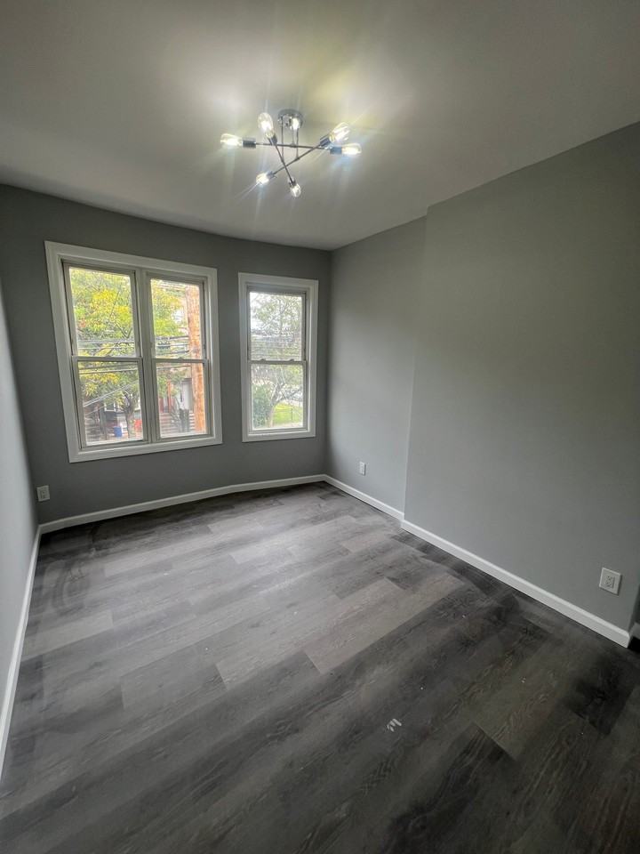 50 9th Ave W #1 - Photo 3 of 9