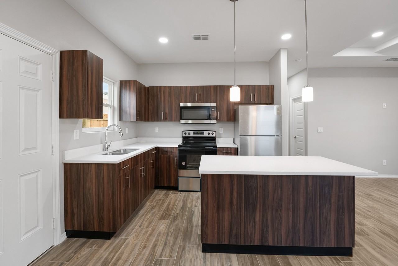 3801 La Vista Ave #2 - Photo 5 of 15