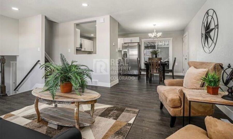 2458 Sonoma Dr - Photo 3 of 25