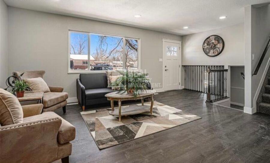 2458 Sonoma Dr - Photo 4 of 25