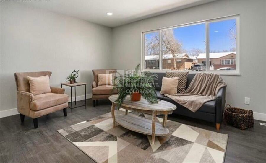 2458 Sonoma Dr - Photo 5 of 25