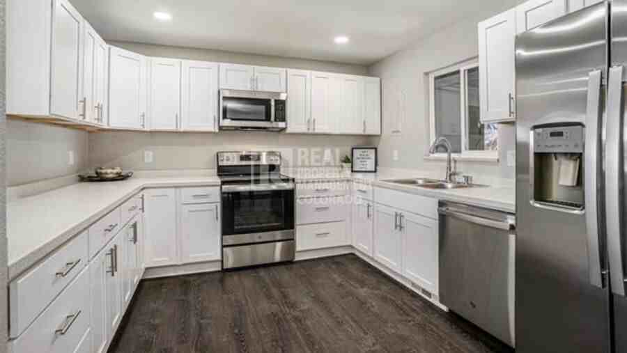 2458 Sonoma Dr - Photo 6 of 25