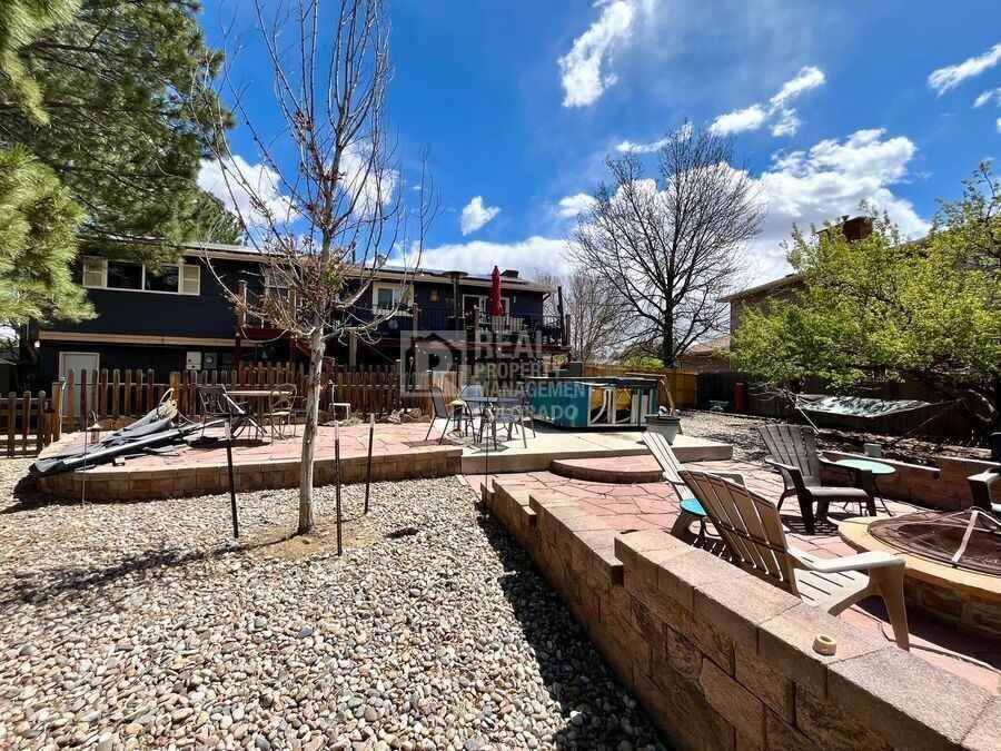 6630 Brook Park Dr - Photo 2 of 26