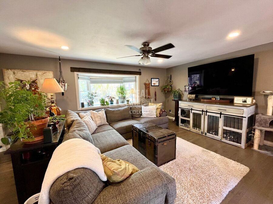 6630 Brook Park Dr - Photo 3 of 22