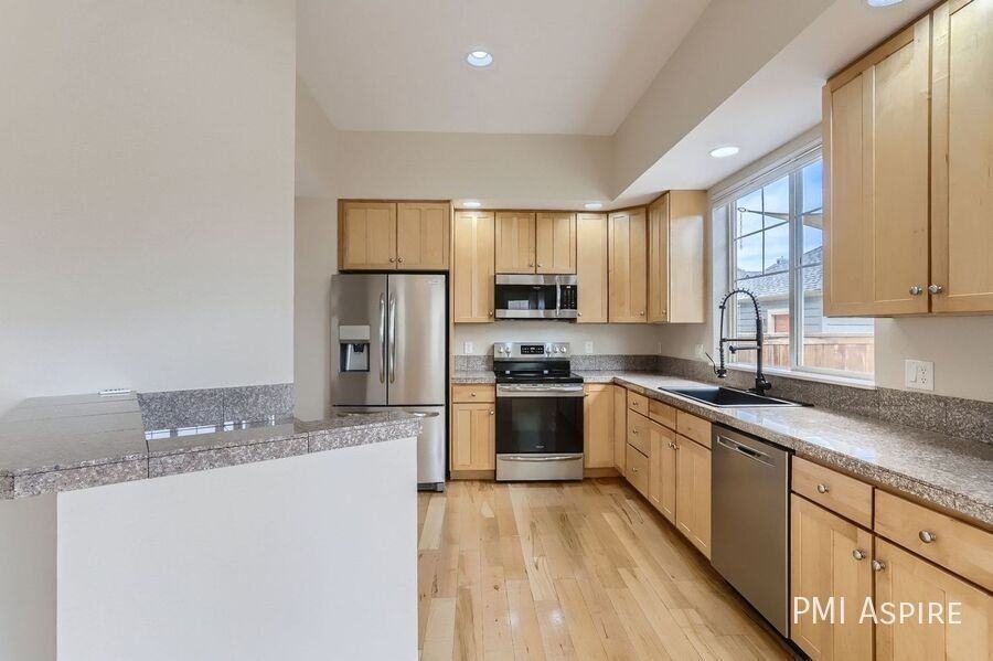 308 Sweet Valley Ct - Photo 4 of 16