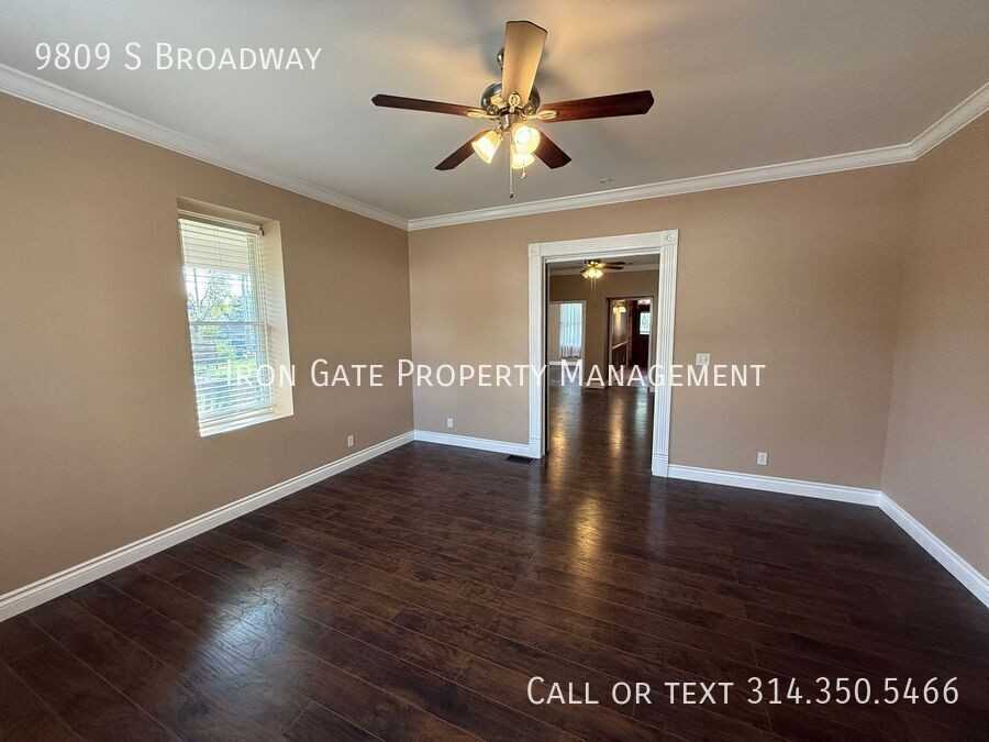 9809 S Broadway - Photo 3 of 27