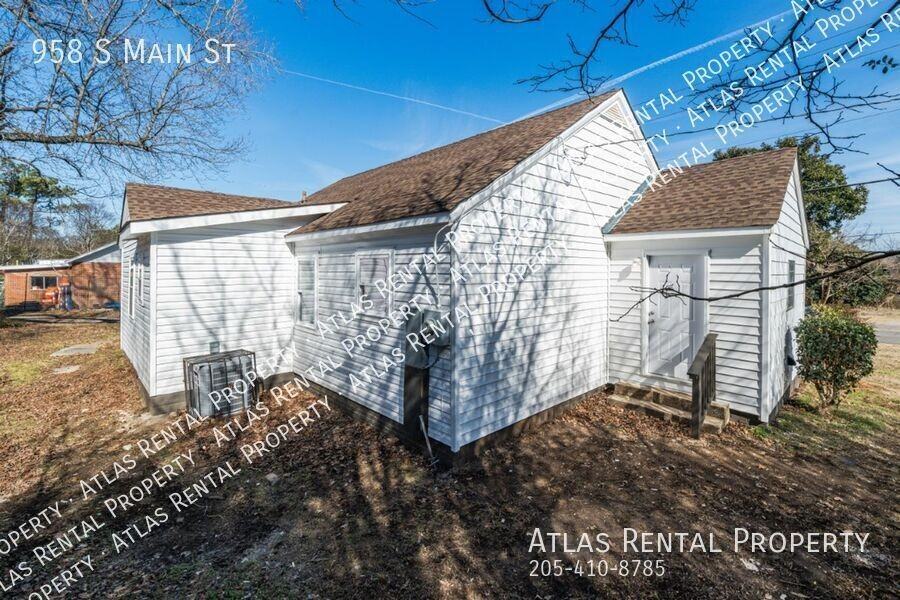 958 S Main St - Photo 3 of 19