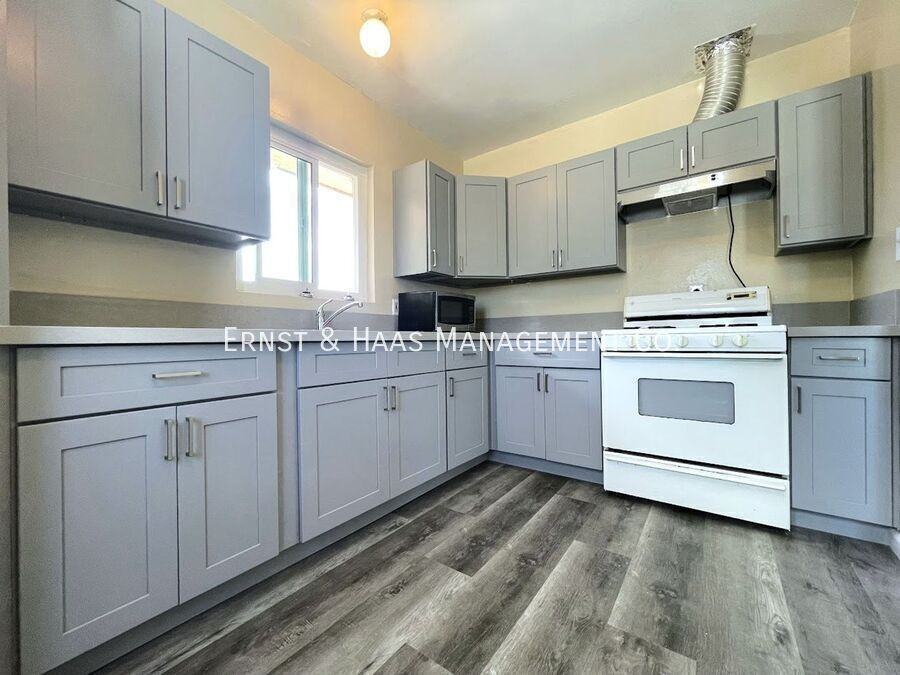 908 N Rose Ave #C - Photo 3 of 8