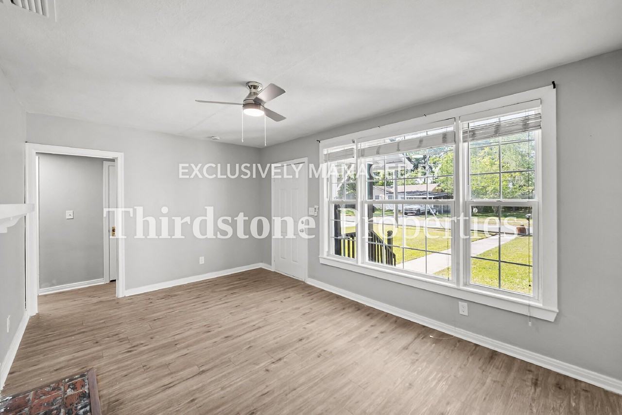 5204 Astral St - Photo 4 of 19