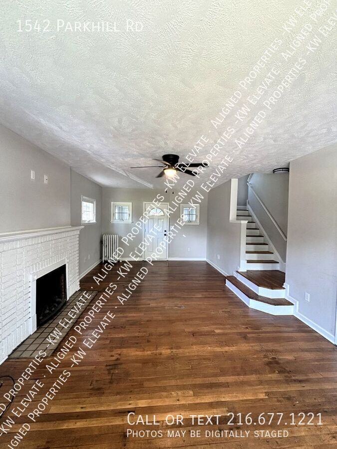 1542 Parkhill Rd - Photo 2 of 17