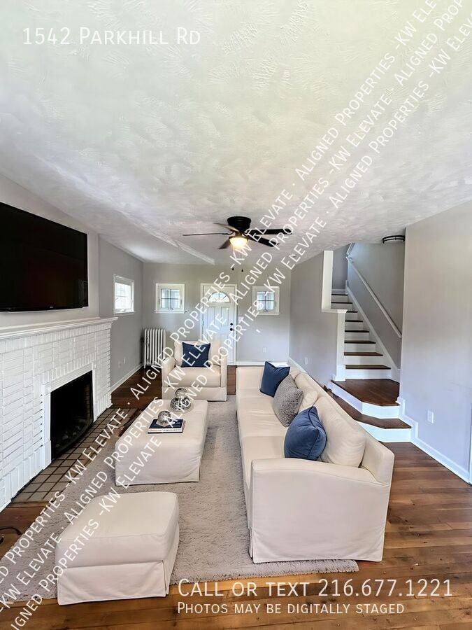 1542 Parkhill Rd - Photo 3 of 17