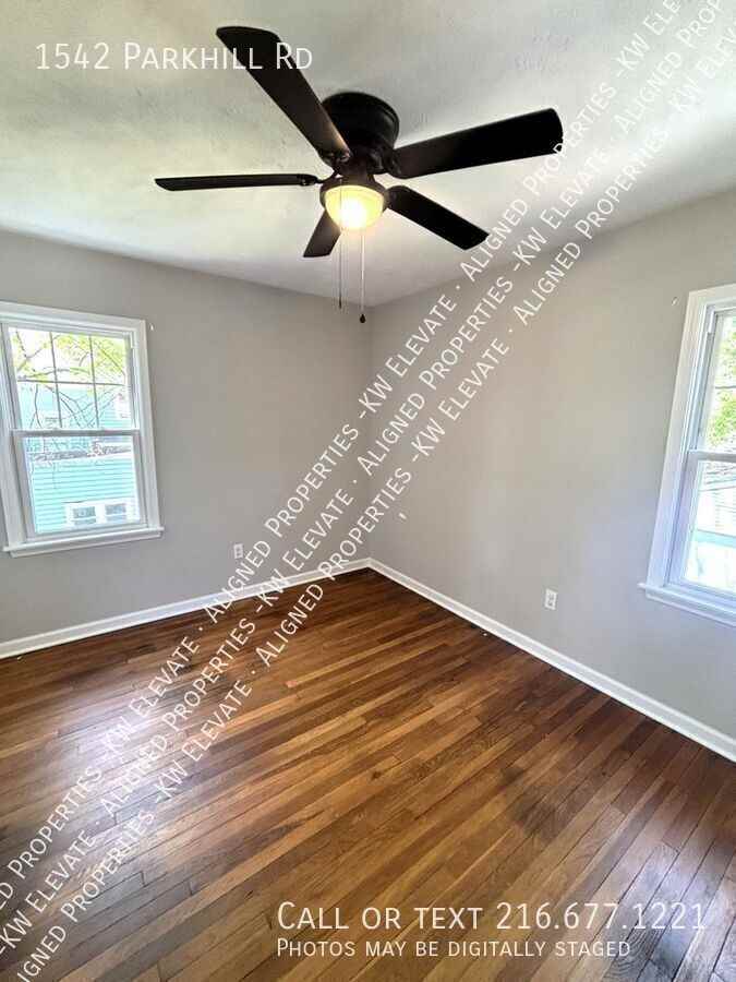 1542 Parkhill Rd - Photo 6 of 17