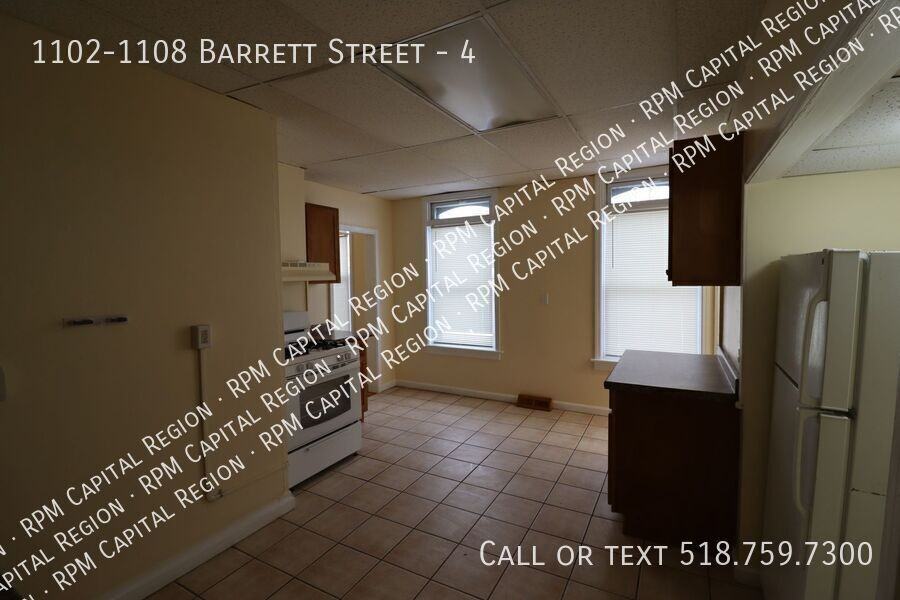 1102 Barrett St #4 - Photo 2 of 6