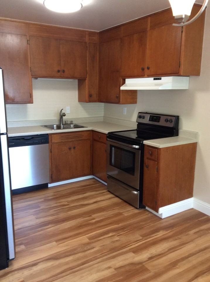 1525 Atlanta Ct #Q - Photo 2 of 15