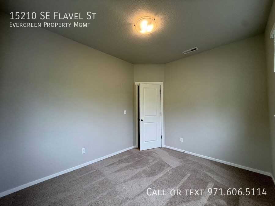 15210 Se Flavel St - Photo 7 of 48