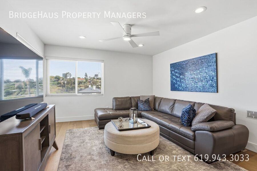 3266 Goldfinch St - Photo 4 of 40