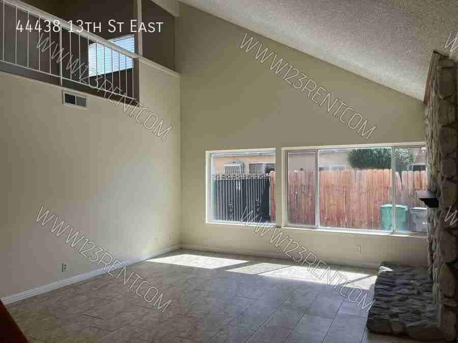 44438 13th St E - Photo 3 of 35