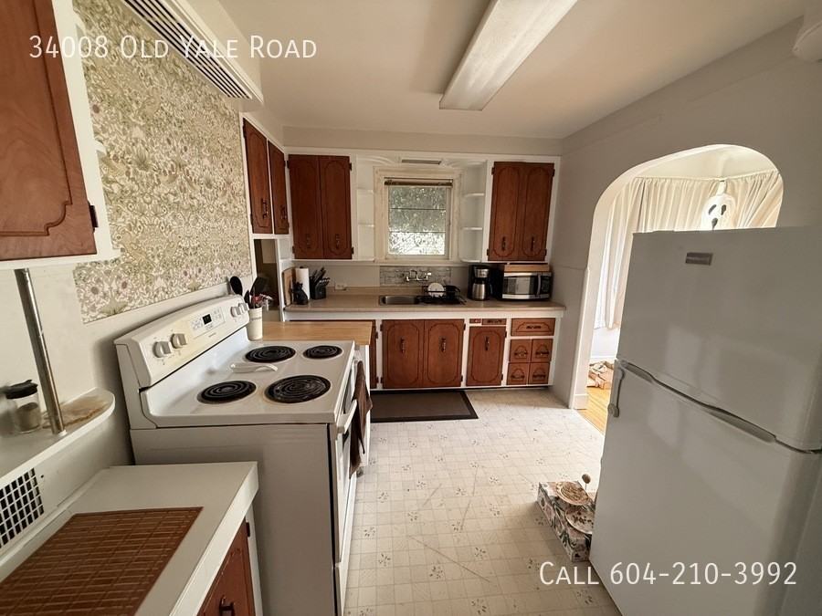 34008 Old Yale Rd - Photo 4 of 19