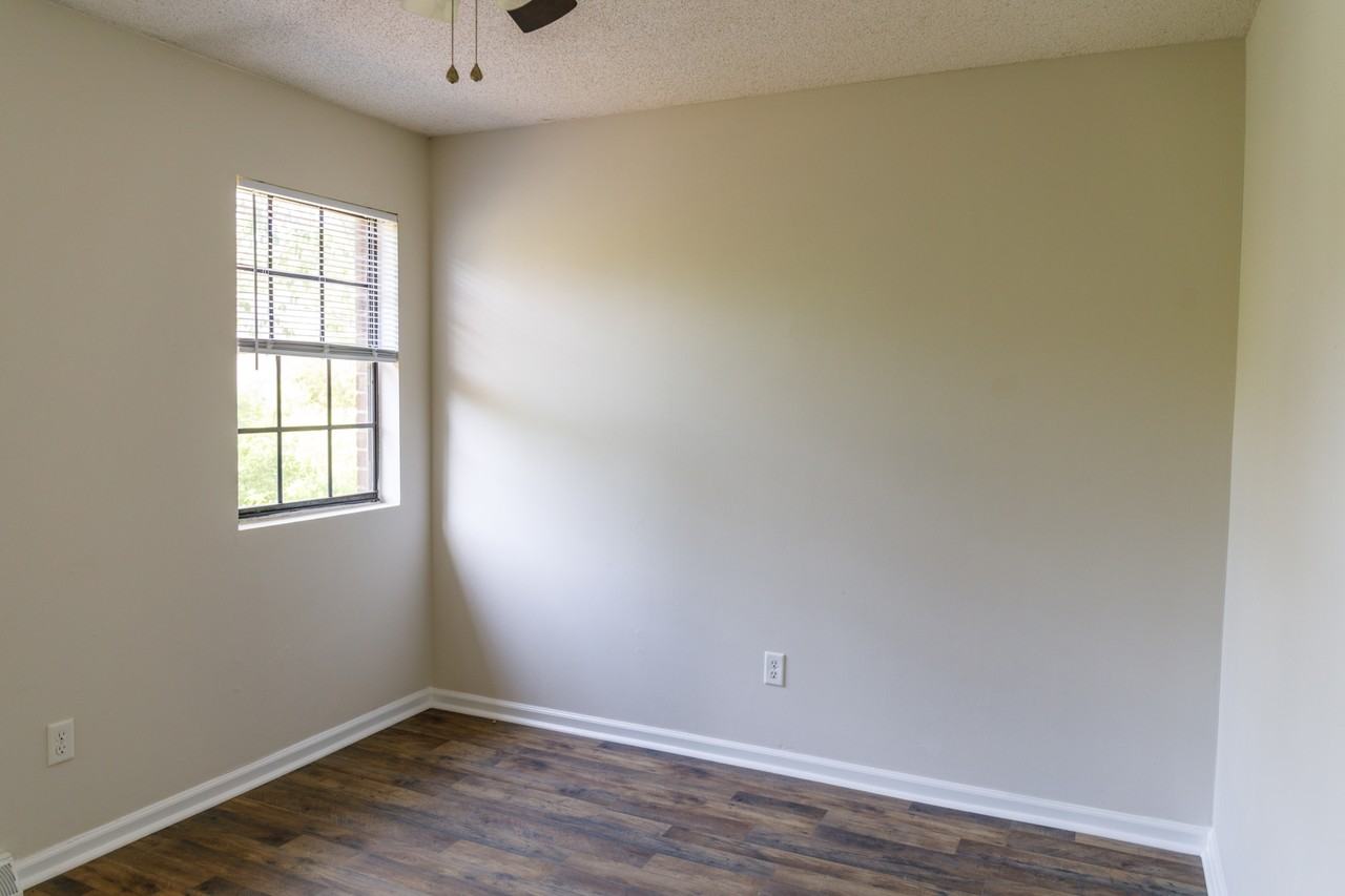 32 Crosscreek Dr #C - Photo 5 of 20