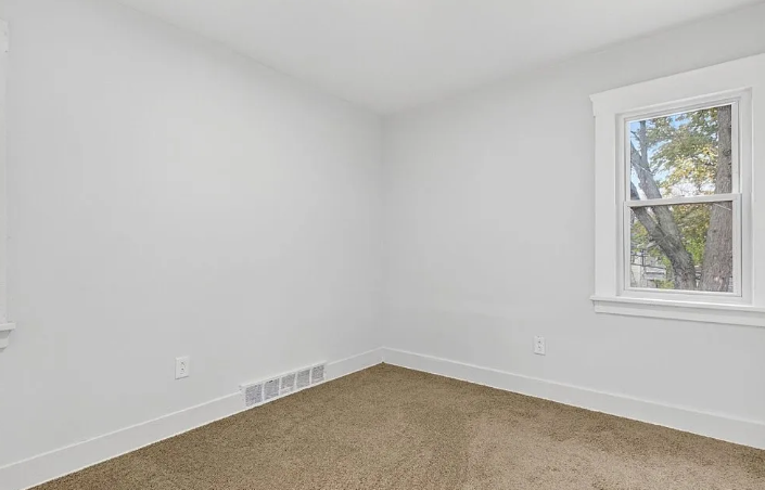 14009 Mayfair Ave #2 - Photo 4 of 7